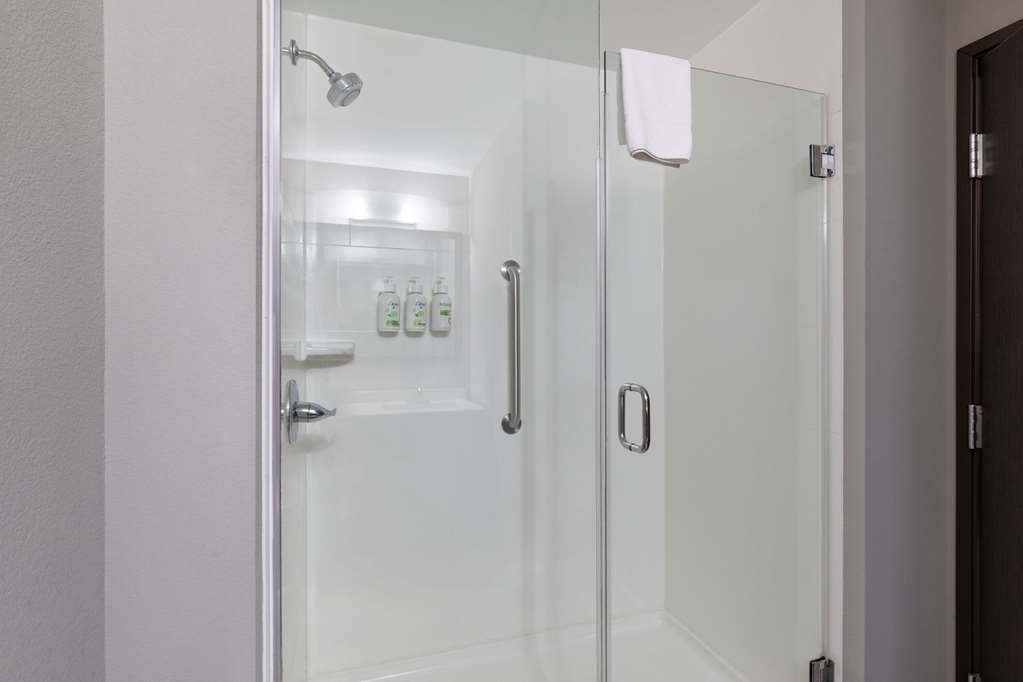 La Quinta Inn & Suites by Wyndham Cullman - photo 37