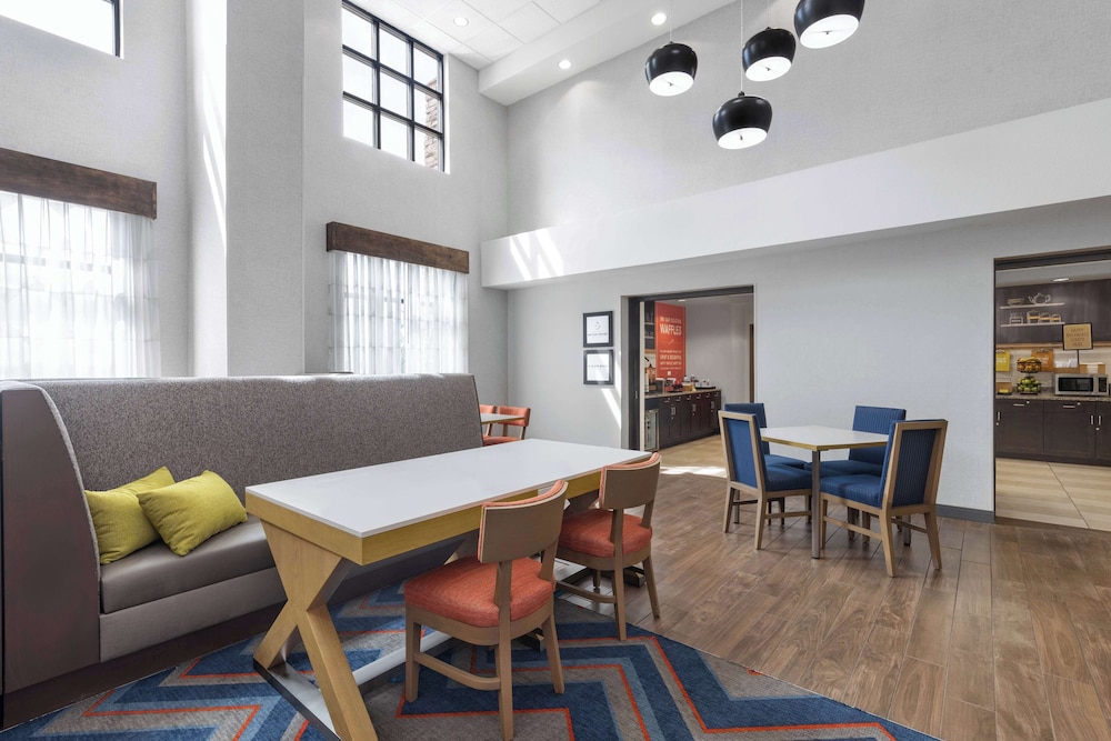 Hampton Inn & Suites Douglas - photo 23