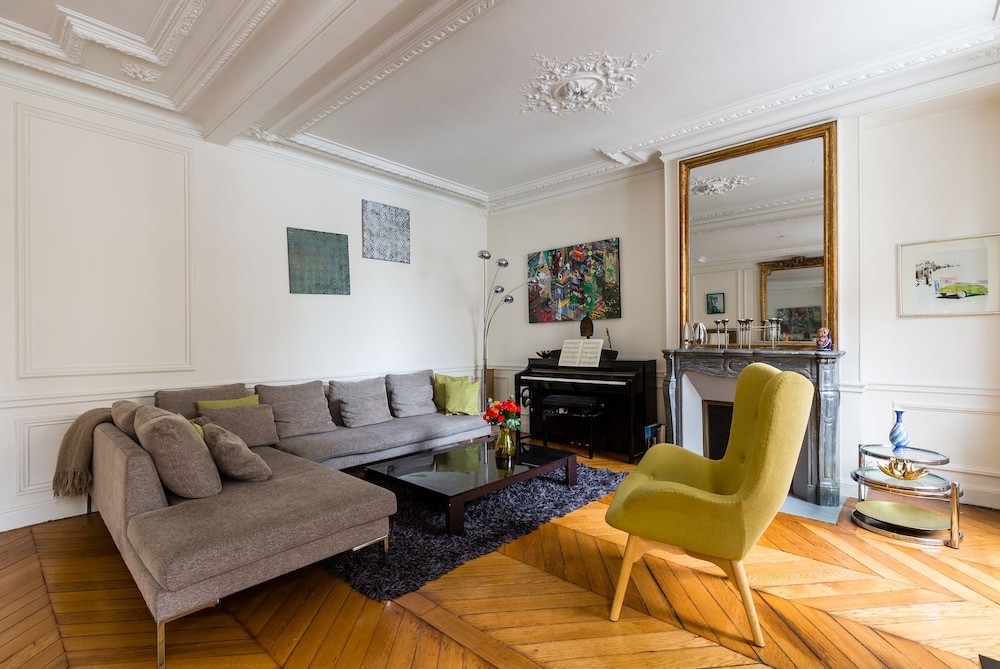 Style near Parc Monceau in Paris, France