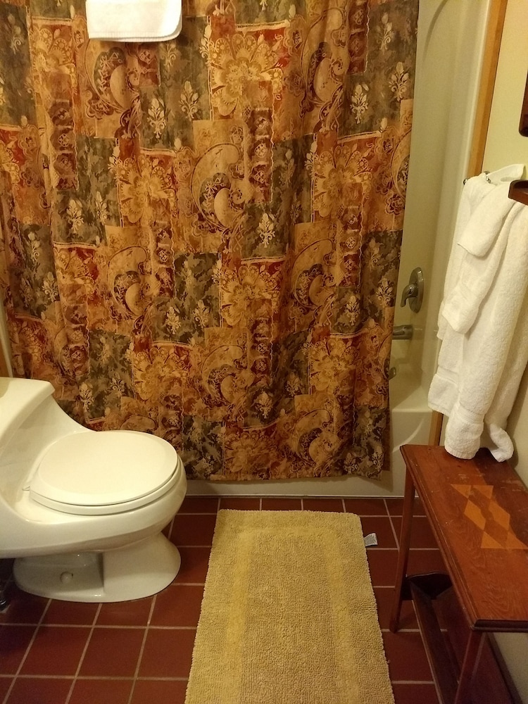 Black Lantern Inn - photo 13