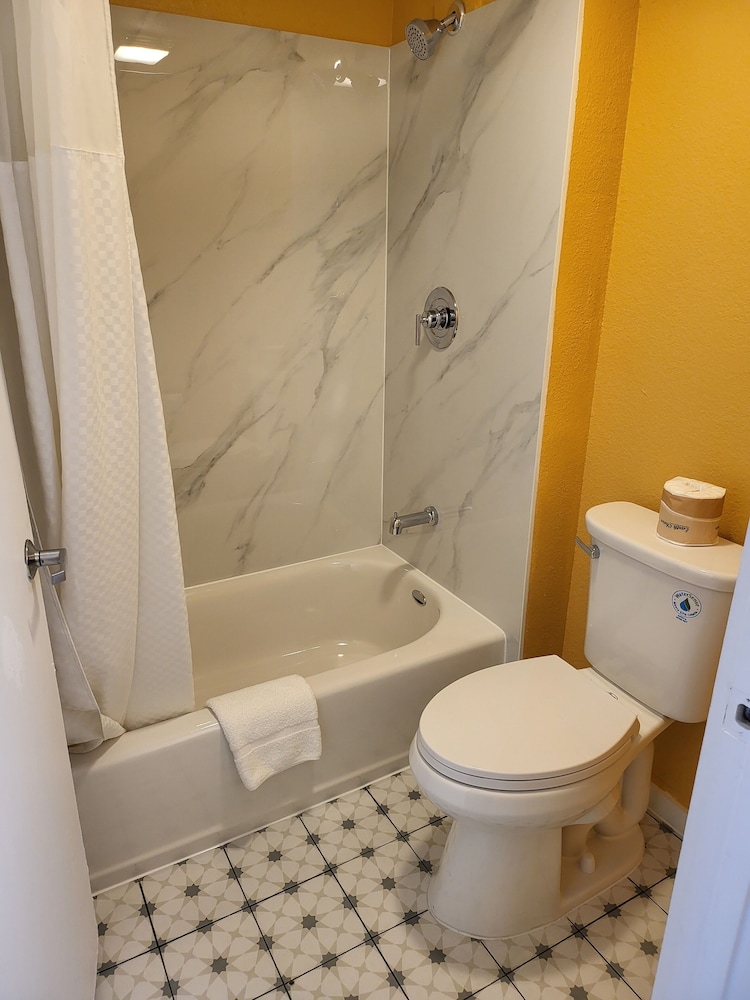 Olympic Inn & Suites - photo 39