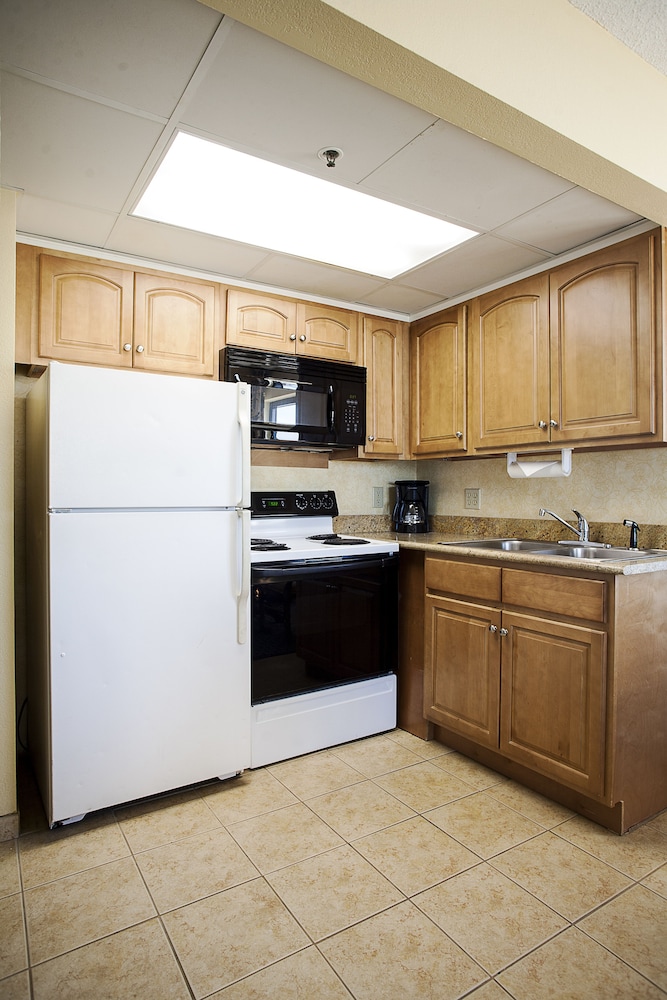 Compass Cove Resort - photo 3