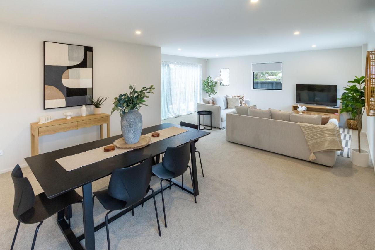 Church Corner Parking and Large Living Area — 4-Star Luxury Hotel in Christchurch, New Zealand