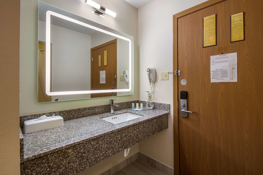 Quality Inn Bloomsburg - photo 27