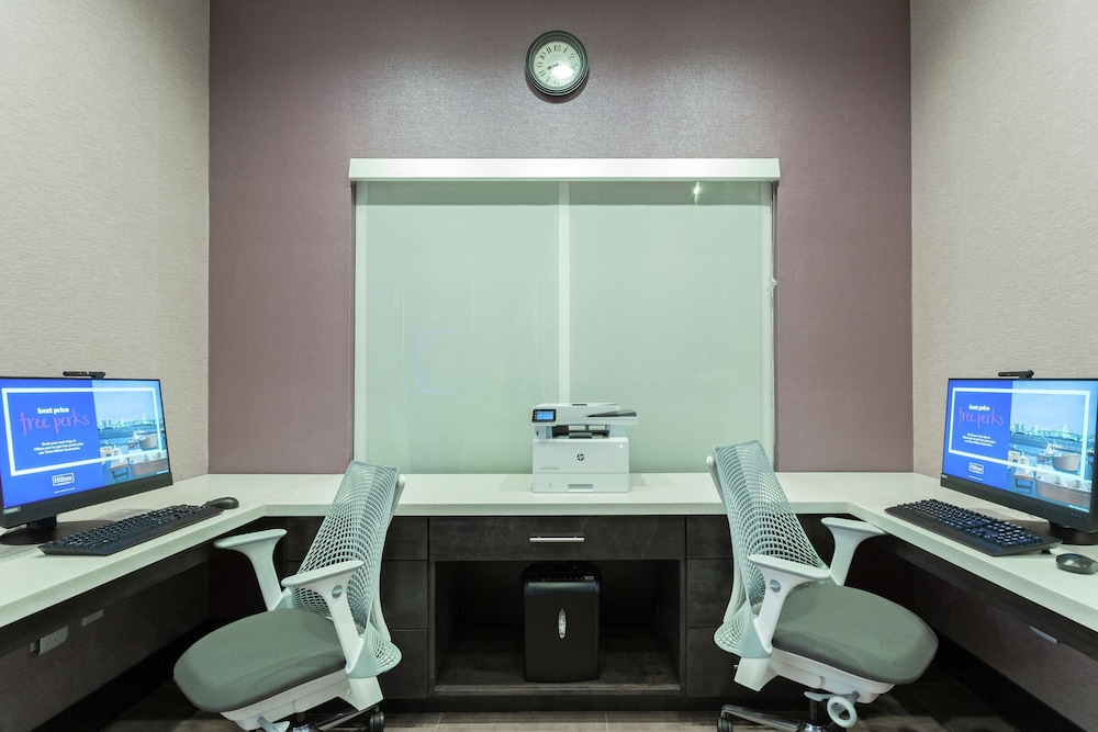 Hampton Inn & Suites Jacksonville Orange Park - photo 37