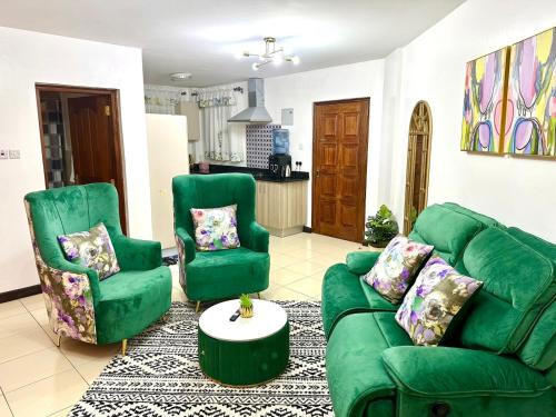 Cozy Retreat Near Nairobi National Park Giraffe Centre & Wilson Airport — 4-Star Luxury Hotel in Nairobi, Kenya