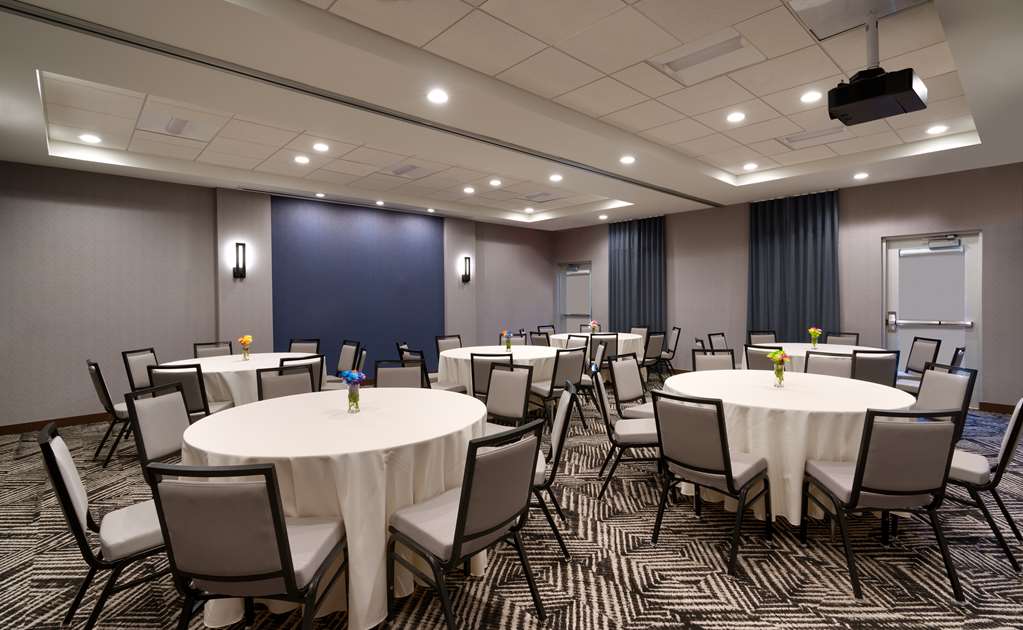 Hyatt Place Fayetteville Springdale - photo 8