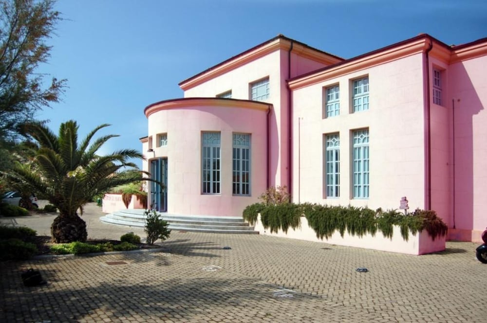 Apartment With one Bedroom in Calambrone With Wonderful sea View Shared Pool Enclosed Garden Near the Beach Pisa — 4-Star Luxury Hotel in Pisa, Italy