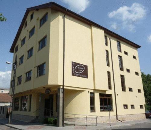 Hotel Davos - carbon neutral hotel in Deva