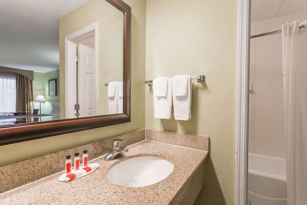 Days Inn by Wyndham Ormond Beach - photo 7