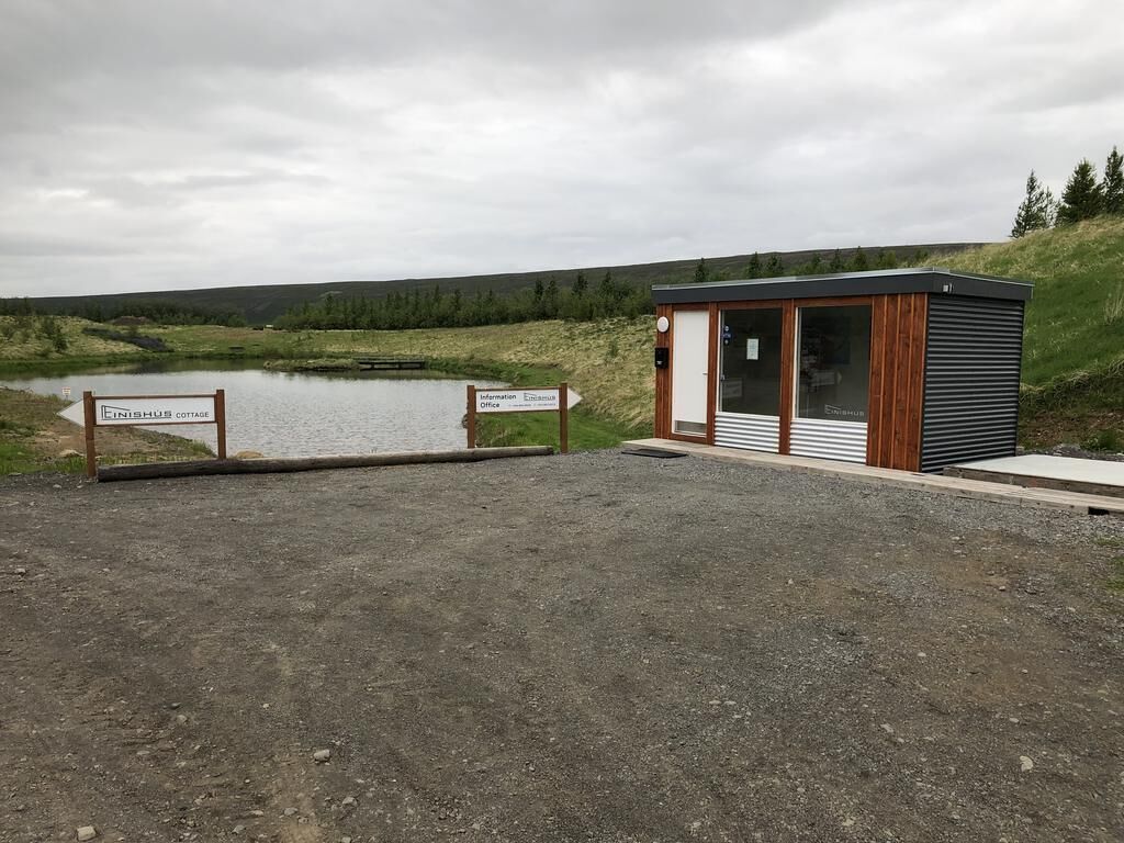 Einishus Cottages