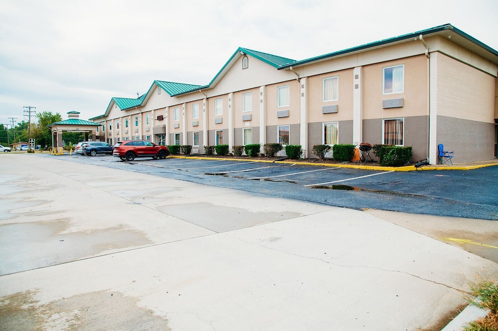 Country Garden & Suites - photo 47