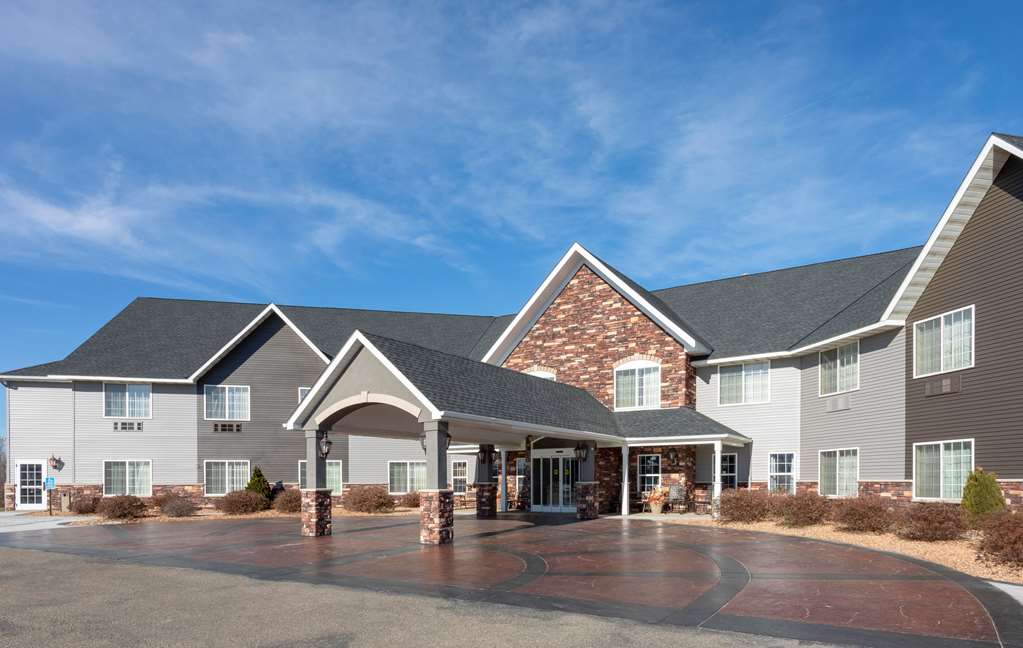 Crossings By Grandstay Inn And Suites — Montevideo