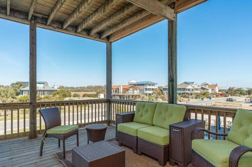 The Treasure Chest by Oak Island Accommodations - photo 17