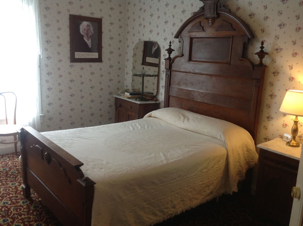 Bridgeport Inn - photo 9