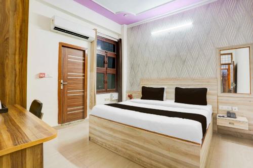 Collection O Sector 4 Gurgaon - last minute hotel in Gurgaon