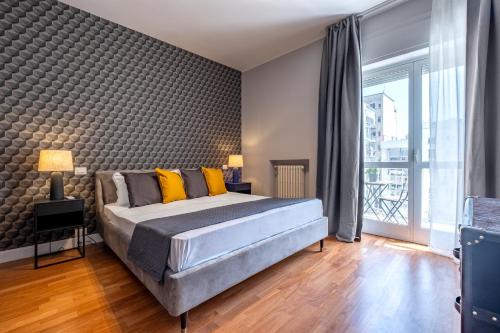 Sweet Life Luxury Apartment Suite Rooms — 4-Star Luxury Hotel in Bari, Italy