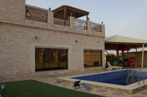 Mount Hut - carbon neutral hotel in Dubai