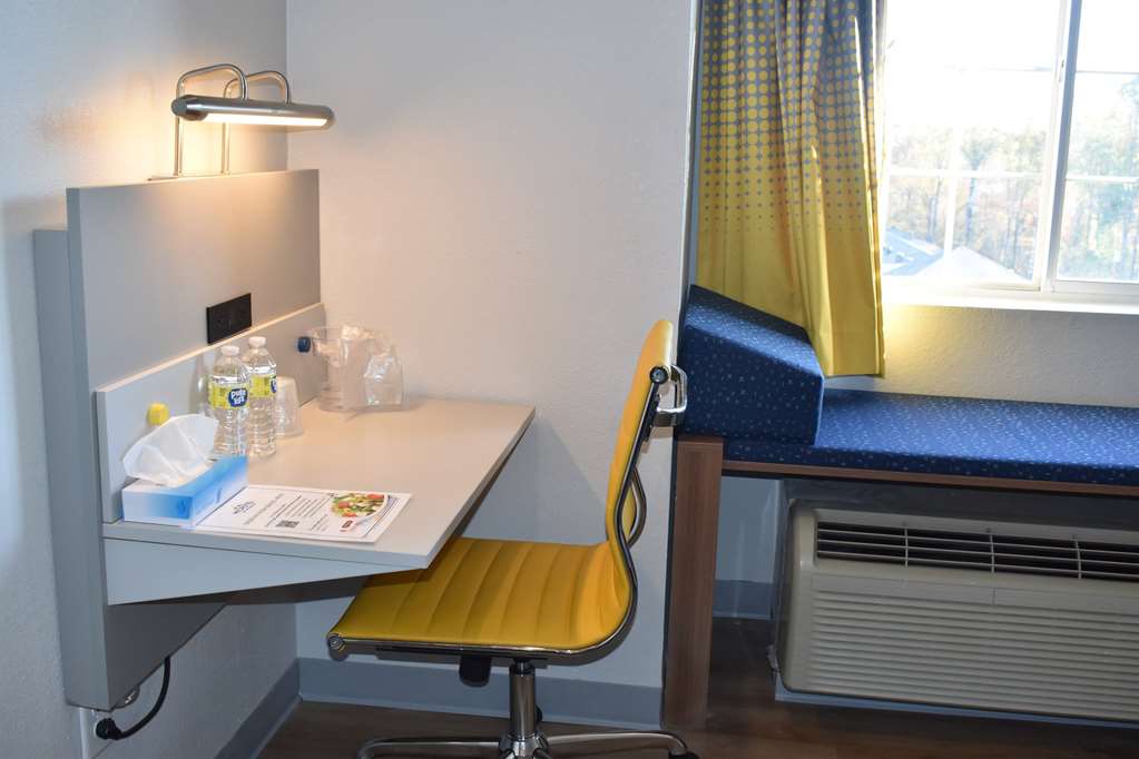 Microtel Inn & Suites by Wyndham Stockbridge Atlanta I 75 - photo 31