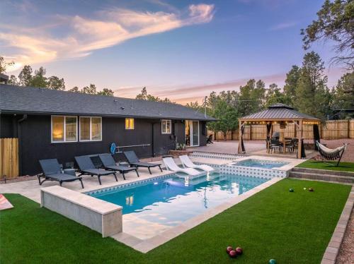 Ventana Roja Heated Pool Yoga Room Hot Tub in Sedona, United States
