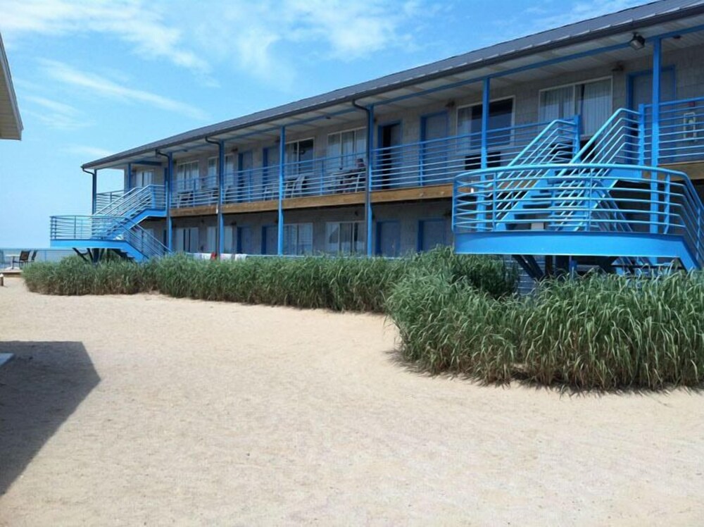 Beachfront Resort - photo 31