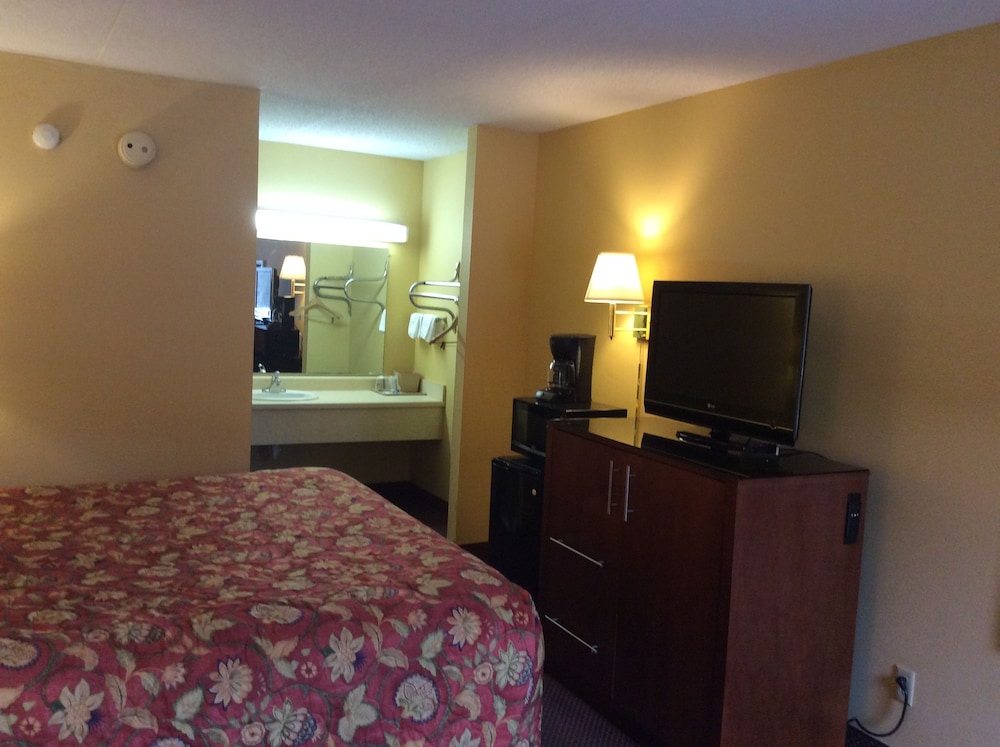 Days Inn by Wyndham York Alabama - photo 12