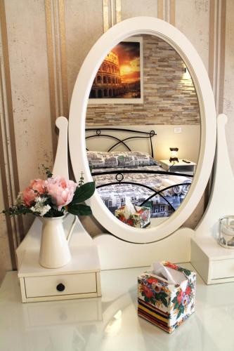 50 Passi Colosseo Apartment — 4-Star Luxury Hotel in Rome, Italy