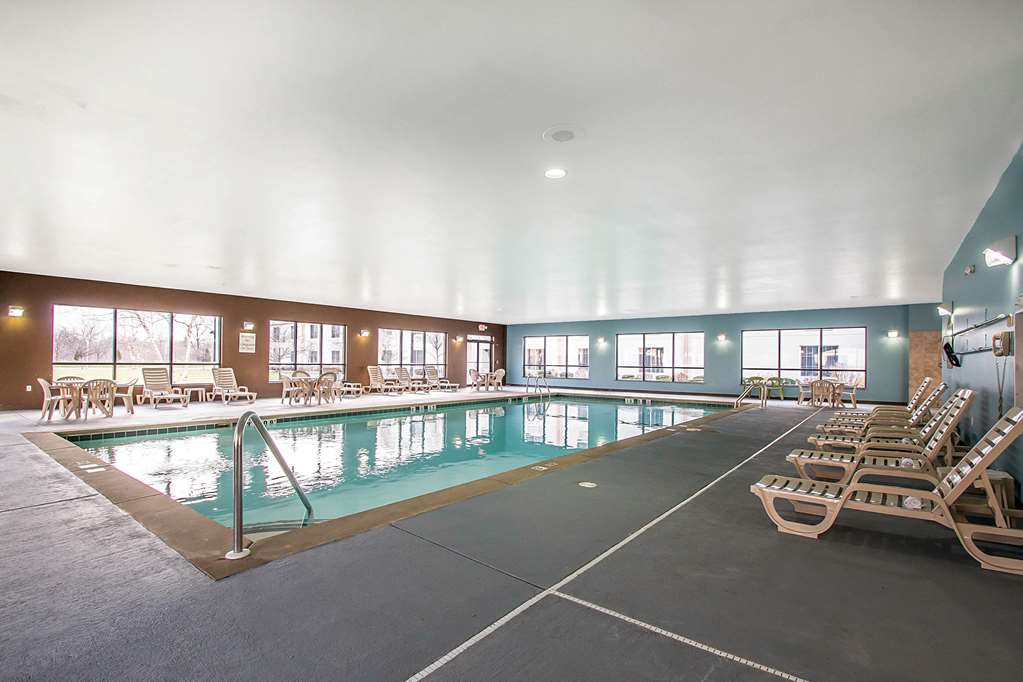 Clarion Inn Elmhurst Oak Brook near I 88 I 290 I 294 - photo 36