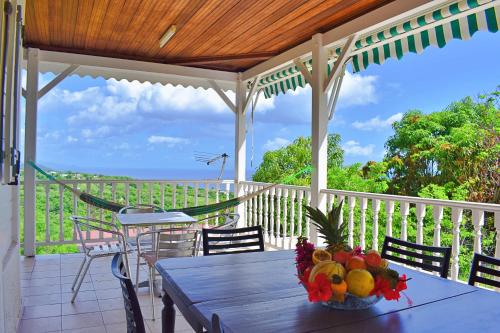 Lauramar Noix de cajou Vue mer et montagne in Unknown City, Martinique