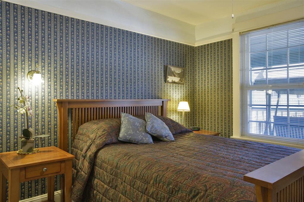 Americas Best Value Inn & Suites Royal Carriage - photo 4
