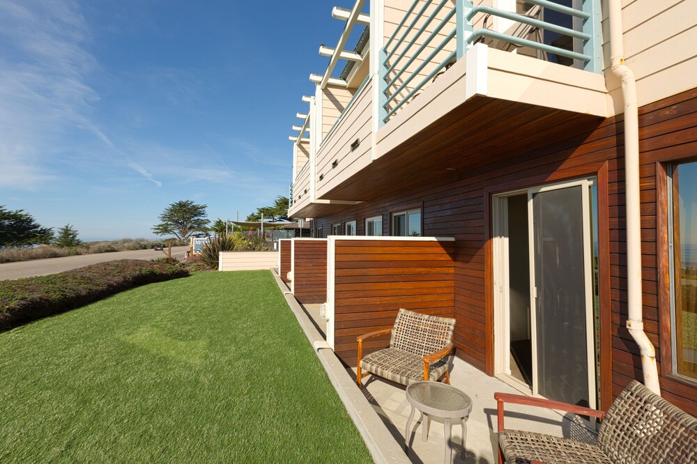 Cambria Landing Inn & Suites - photo 22