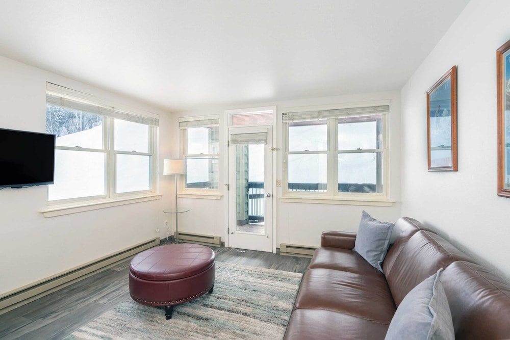 Etta Place One - photo 11