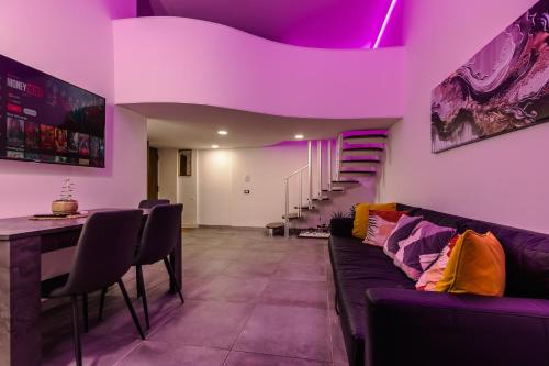 Nvmen Apartment Con Terrazza Al Colosseo — 4-Star Luxury Hotel in Rome, Italy