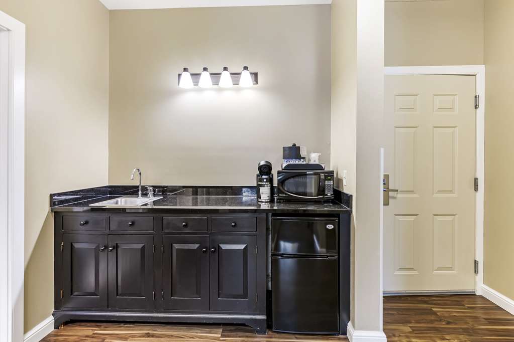 Best Western Plus Dutch Haus Inn and Suites - photo 21