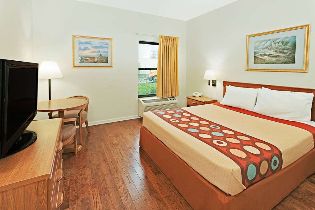 Super 8 by Wyndham Hampshire IL - photo 14