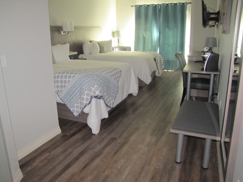 Lakes Inn at Dunvilla - photo 7