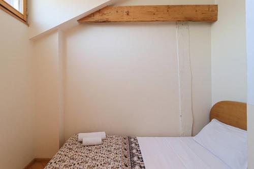 Bright 3BR Apartment in Old Tbilisi by Wehost