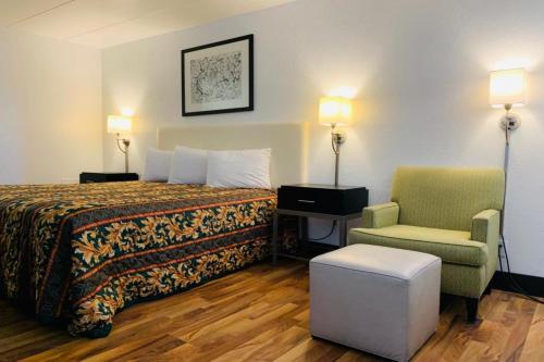 Economy Inn of Holland - photo 20
