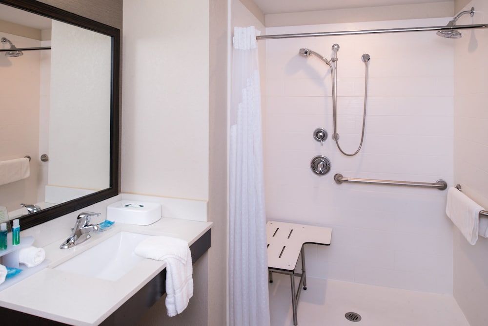 Holiday Inn Express Hotel & Suites Monroe - photo 18
