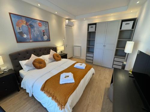 Vaticano Appartamento Suite Roma Centro Aura D4 — 4-Star Luxury Hotel in Rome, Italy