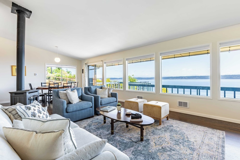 Saratoga by the Sea by AvantStay Panoramic View Near Langley — hotel in Langley