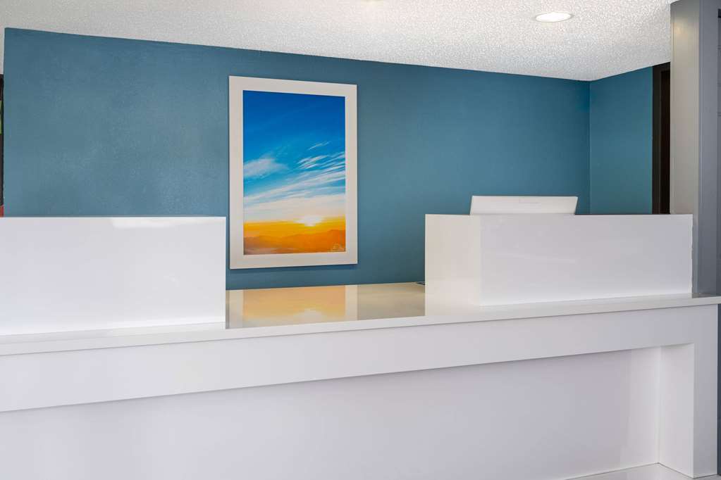 Days Inn by Wyndham Columbus Worthington - photo 4