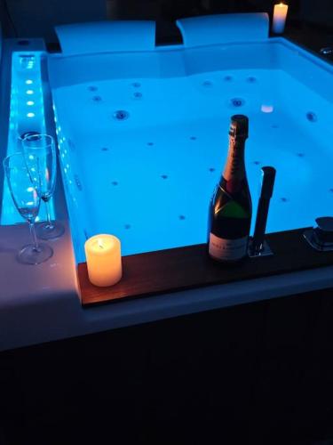 Loft Jacuzzi L'instant - carbon neutral hotel in Unknown City