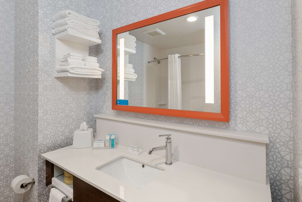 Hampton Inn Circleville - photo 23