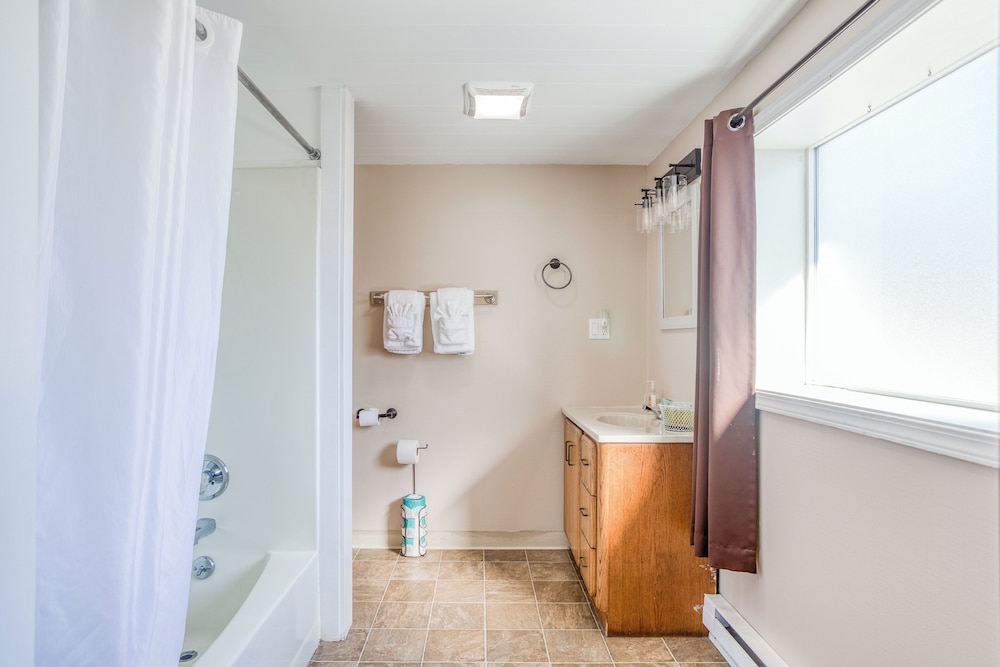 Moolack Shores Inn - photo 110