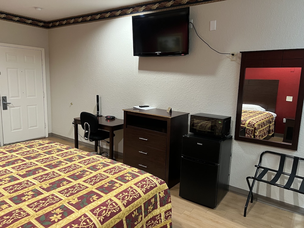 Scott Inn and Suites Houston - photo 5