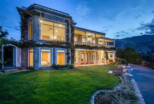 The Manor by Sotheby's Luxury Rental Homes — 4-Star Luxury Hotel in Wanaka, New Zealand
