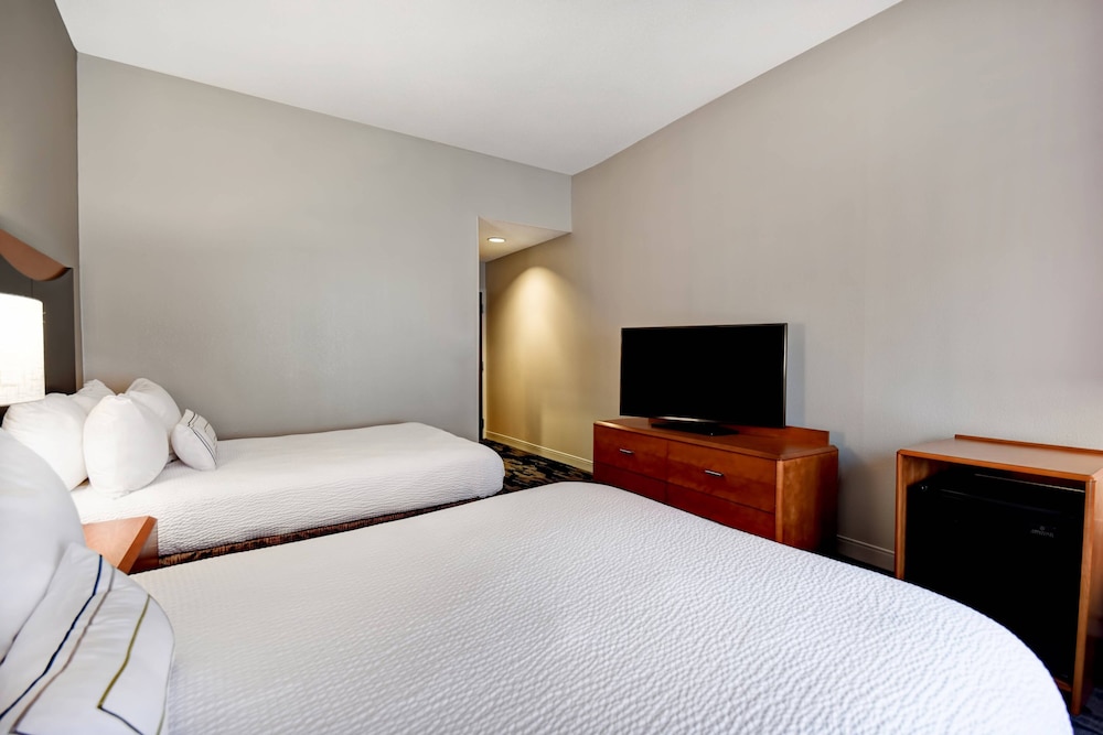 Fairfield Inn & Suites by Marriott Atlanta Kennesaw - photo 13