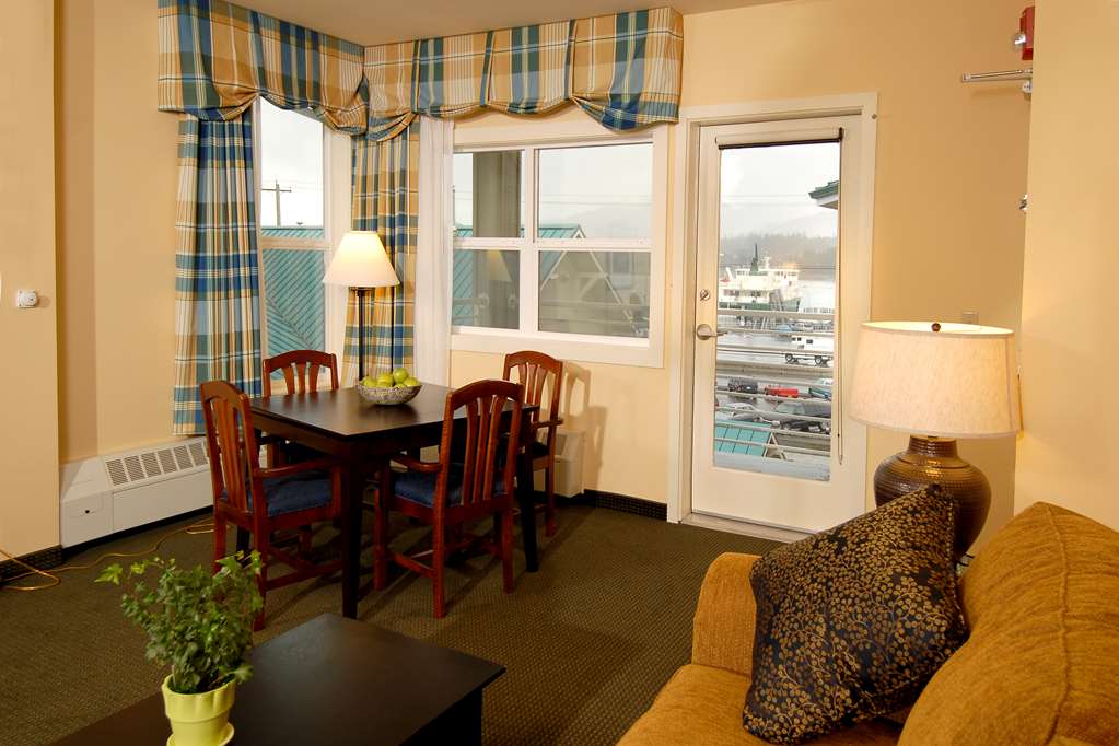 The Landing Hotel & Restaurant - photo 24