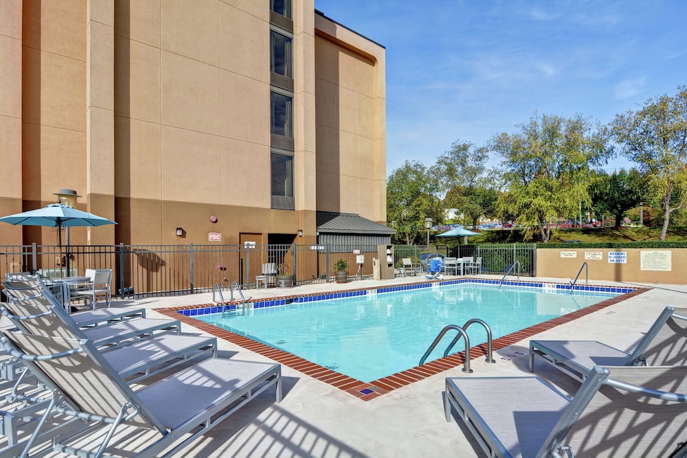 Hampton Inn Charlotte Gastonia - photo 34